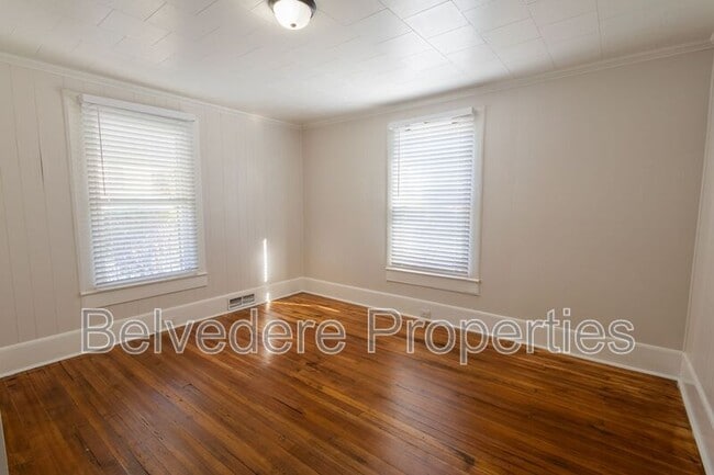 Photo - 1400 24th St NE