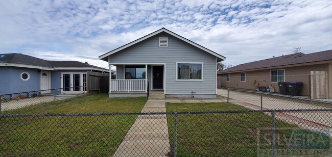 Building Photo - Cozy 2 bedroom 2 Bath home in Guadalupe