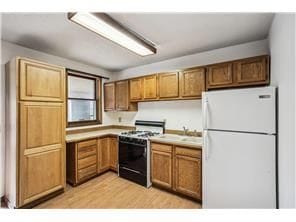 Photo - 1402 Thomas Ave W Unit lower