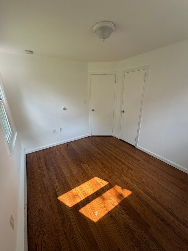 98 Craske St