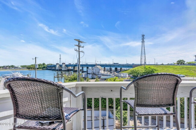 118 Ashley Ave