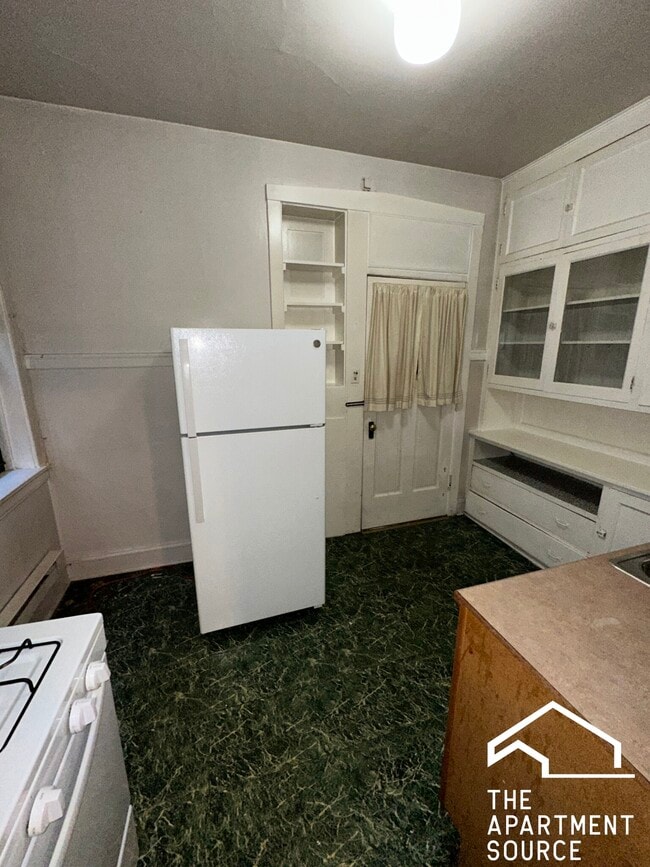 Building Photo - 1307 Oak Ave Unit W2 Rental