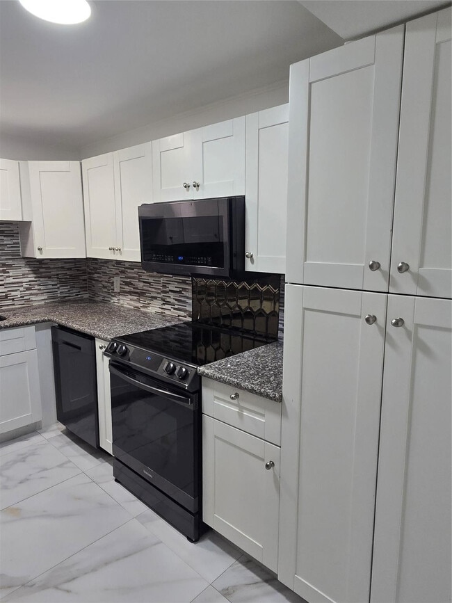 Photo - 733 SE 1st Way Unit 301