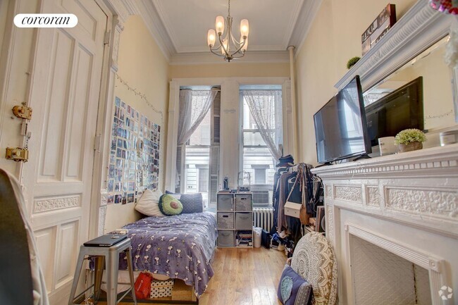 Building Photo - 130 W 73rd St Rental