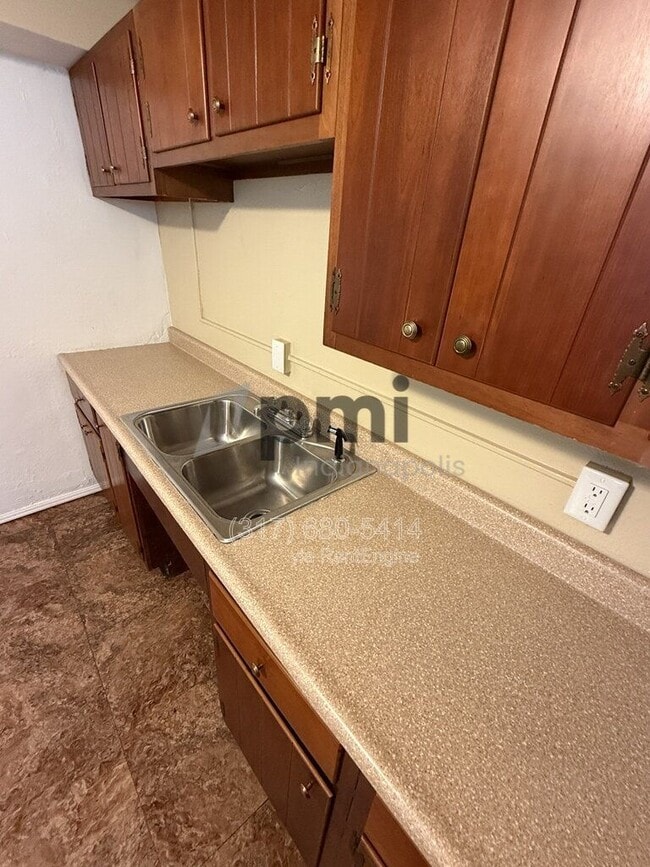 Photo - 1311 E 11th St Unidad Apartment 2