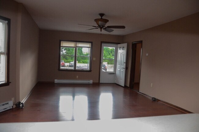 Photo - 105 S Apple St Unidad 1