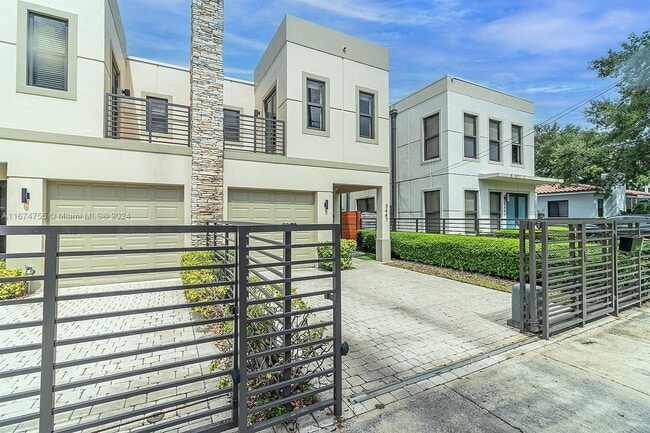 Photo - 3447 Percival Ave