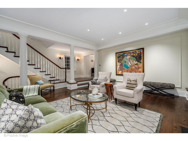 Photo - 446 W Huron St