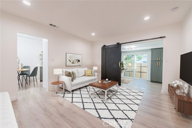 Photo - 11340 Emelita St