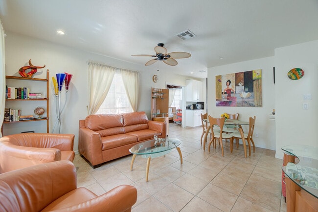 Photo - 1136 NE 17th Way