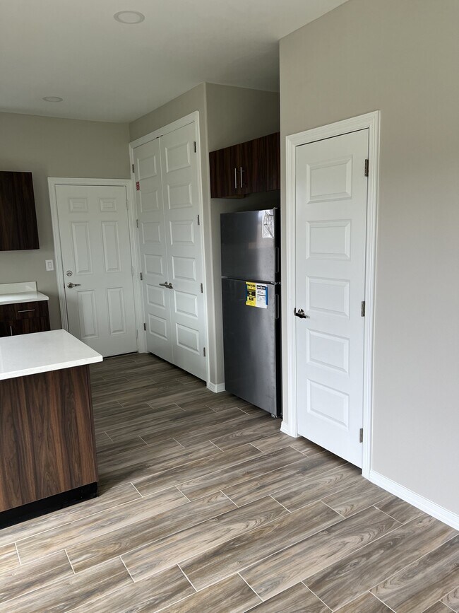 Photo - 84 E La Vista Ave Unidad 4