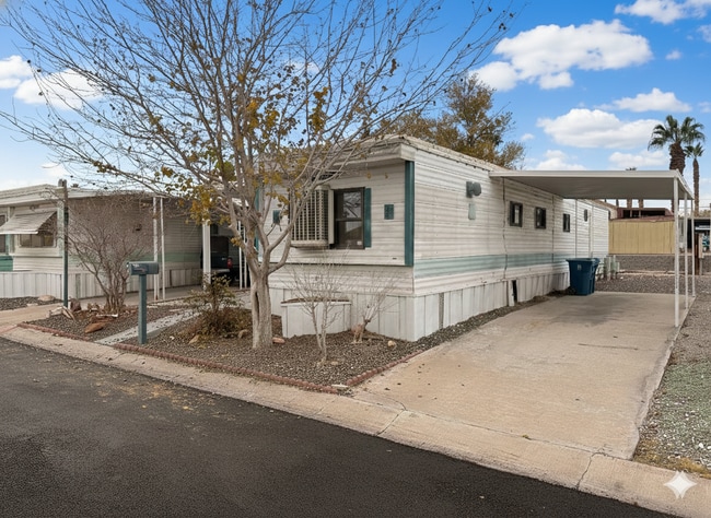 Building Photo - 3601 E Wyoming Ave