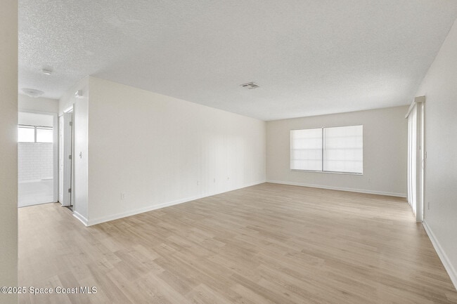Photo - 1287 Lingen Ave NW