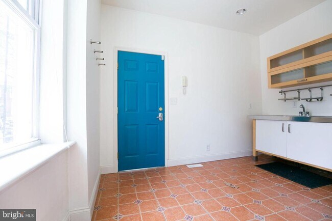 Photo - 3001 W Girard Ave Apartment Unit 1R