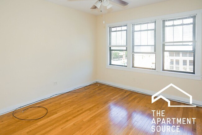 Photo - 2254 N Southport Ave Unit 2