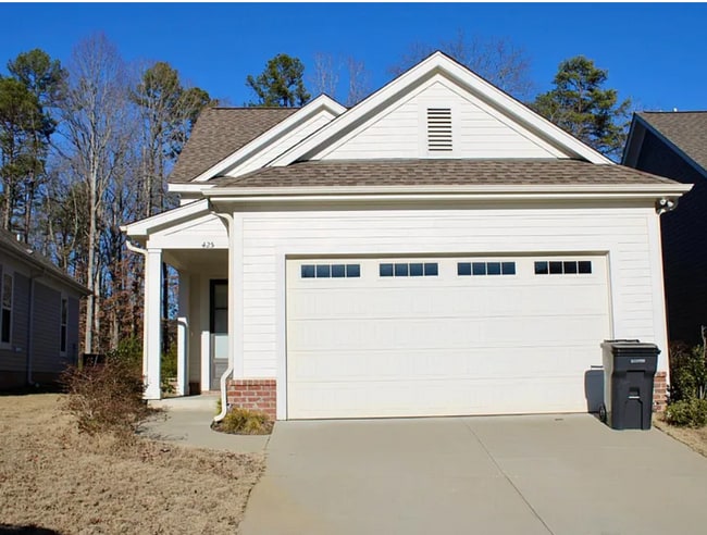 Building Photo - 425 Live Oak Dr Rental