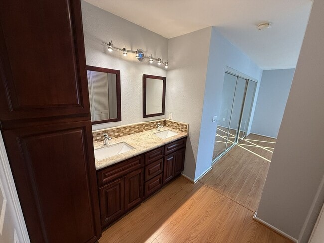 Photo - Bright & Updated 2BR Townhome Across from Fremont Park