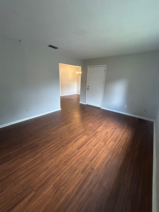 Photo - 1445 Willow Bend Way