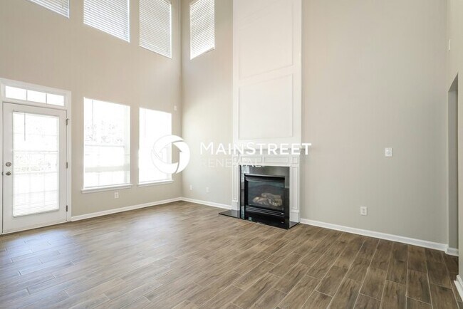 Photo - 5 Bedroom Pet-Friendly Home in CHARLOTTE, NC with Main Street Renewal