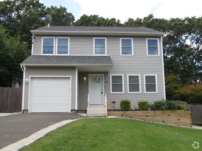 Building Photo - Spoil Yourself!! Rental