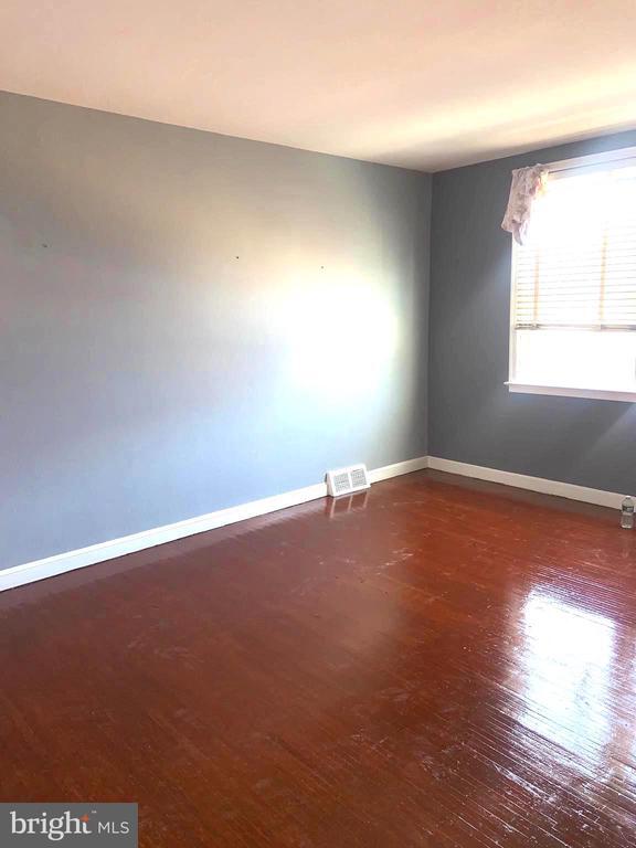 Building Photo - 4613 Hartel Ave