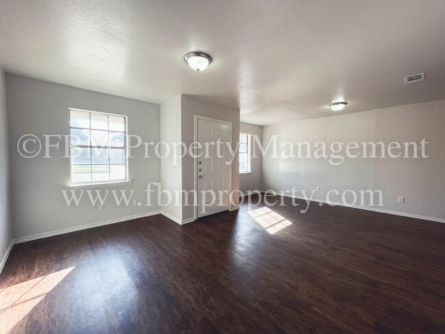 Photo - 1603 S Hall St Unidad B