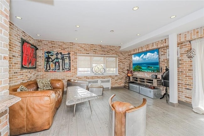 Building Photo - 3567 Shore Pkwy Unit 4A