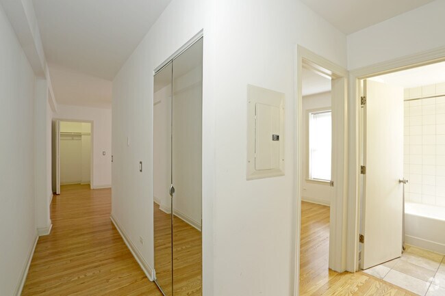 1 Bedroom - Hall