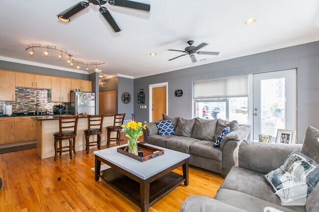 Photo - 1808 S Michigan Ave Unit 22