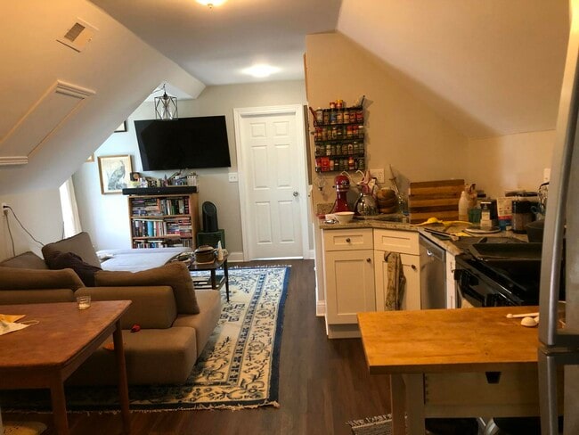 Photo - 827 W 33rd Pl Unit 4