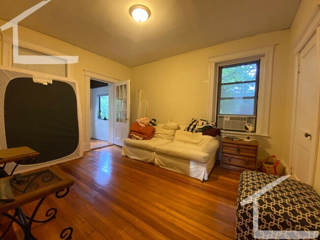 Photo - Large 3-Bed near BU in Brookline