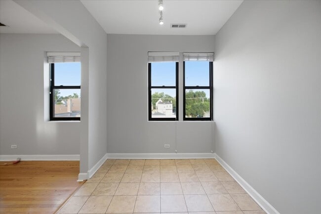 Photo - 414 Walnut St Unit 307