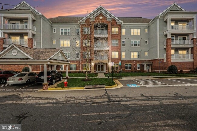 Building Photo - 20655 Hope Spring Terrace Unit 304