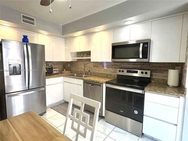 Photo - 7049 Marlberry Ln