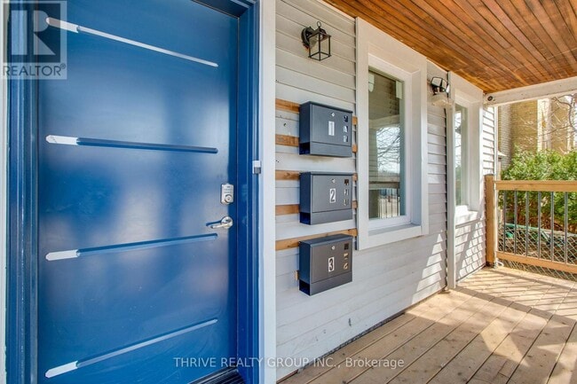Photo - 140 Wellington St
