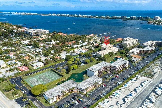 Building Photo - 890 N Federal Hwy Unit 406