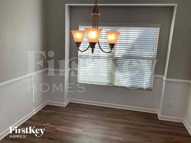 Photo - 81 Laurelcrest Ln