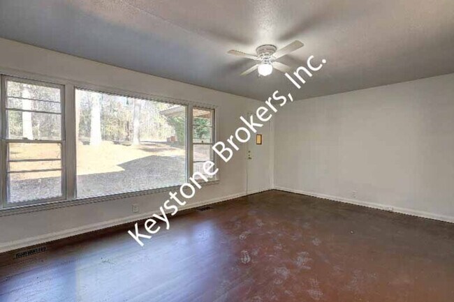 Photo - 1752 Upper River Rd