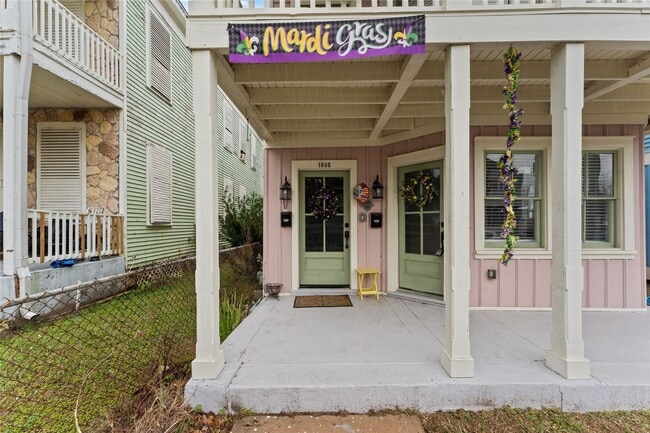 Photo - 1606 Avenue L
