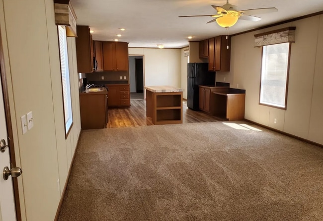 Photo - 418 Saddle Dr