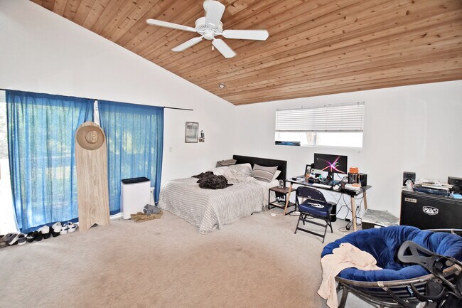 Bedroom 1 - 2885 Searidge St House