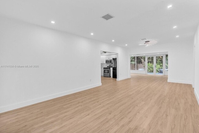 Photo - 8819 Dickens Ave