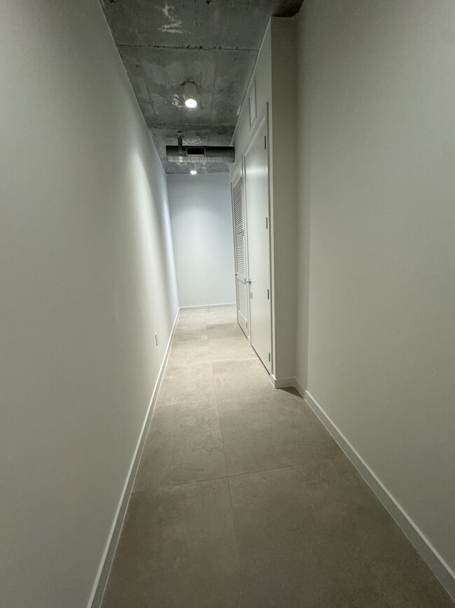 Photo - 1994 NW 1st Pl Unidad B8