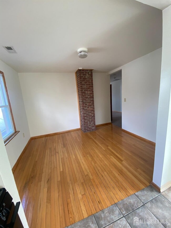 Photo - 155 Livingston Ave