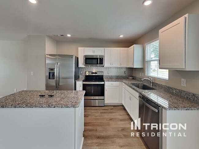 Photo - 3048 Dartmoor Pl