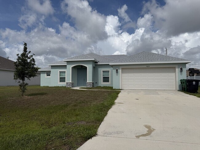 Photo - Gorgeous 3-4 bedroom Home off Becker