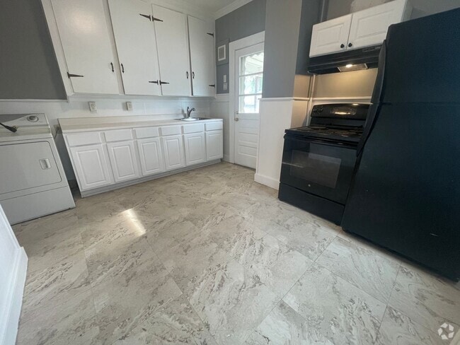 Building Photo - 33-35 Wellington Ave Unit 35 1st Floor Rental