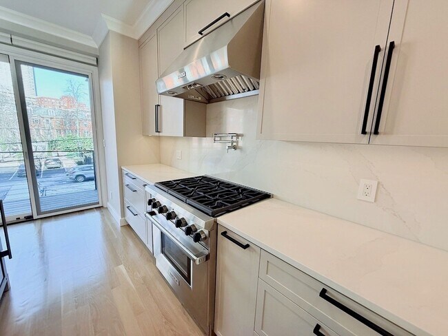 Photo - 143 Warren Ave Unit 2