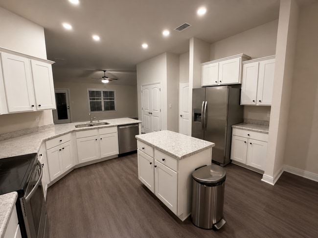 Photo - 23257 Ridgewood Dr