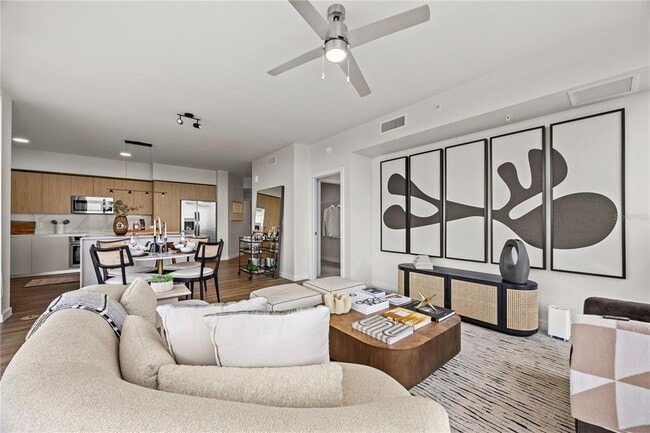 Photo - 300 W Tyler St Unit 3009